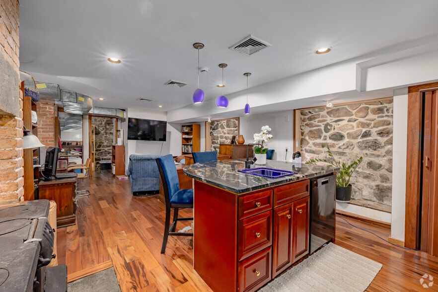 More Photos Of 2 Perry St, Morristown Office Residential For Sale