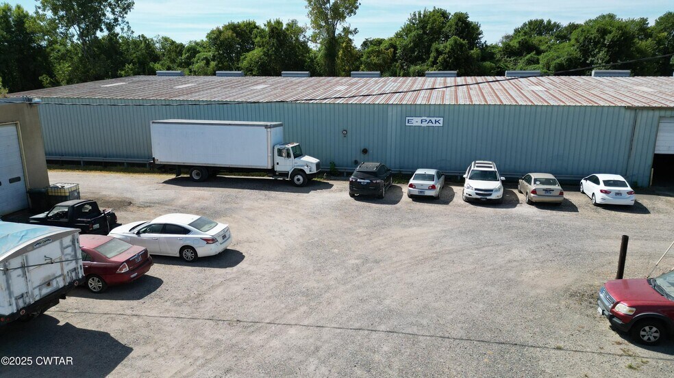 More Photos Of 410 W Reelfoot Ave, Union City Service For Sale