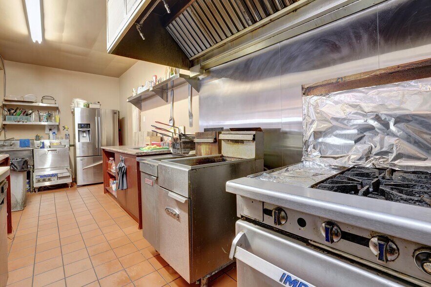More Photos Of 448 Browns Line, Toronto Restaurant For Sale