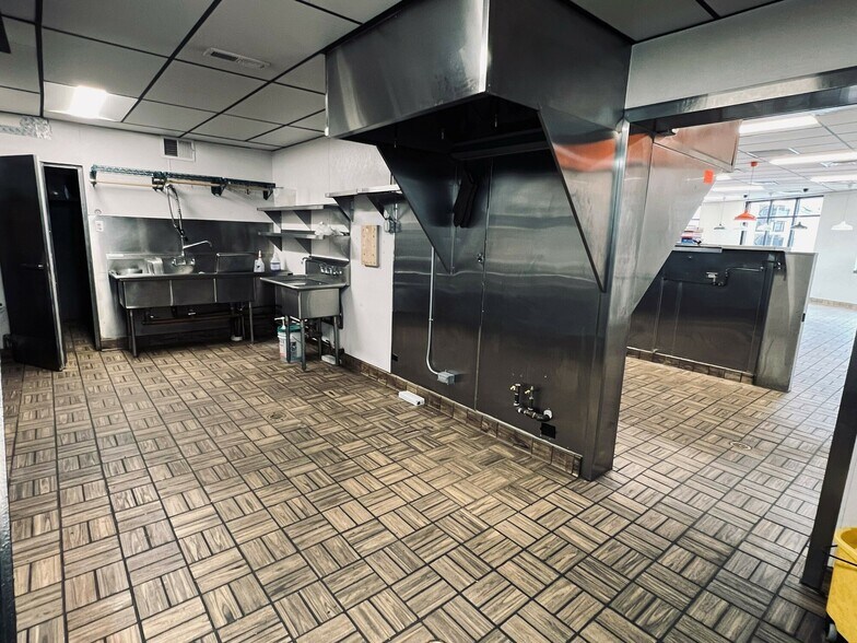 More Photos Of 5215 N Milwaukee Ave, Chicago General Retail For Sale