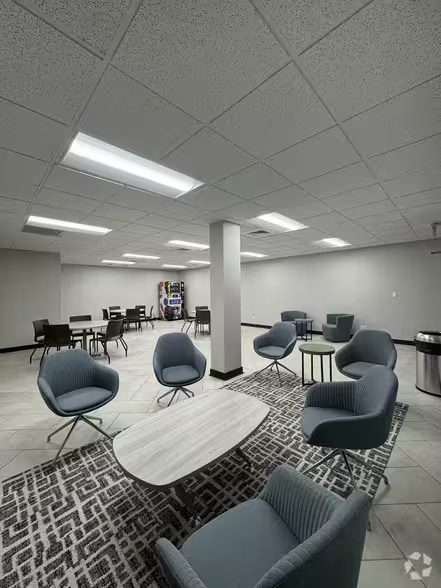 More Photos Of 188 Industrial Dr, Elmhurst Office For Lease