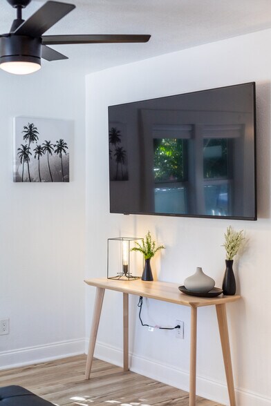 More Photos Of 517 S J St, Lake Worth Beach Apartments For Sale