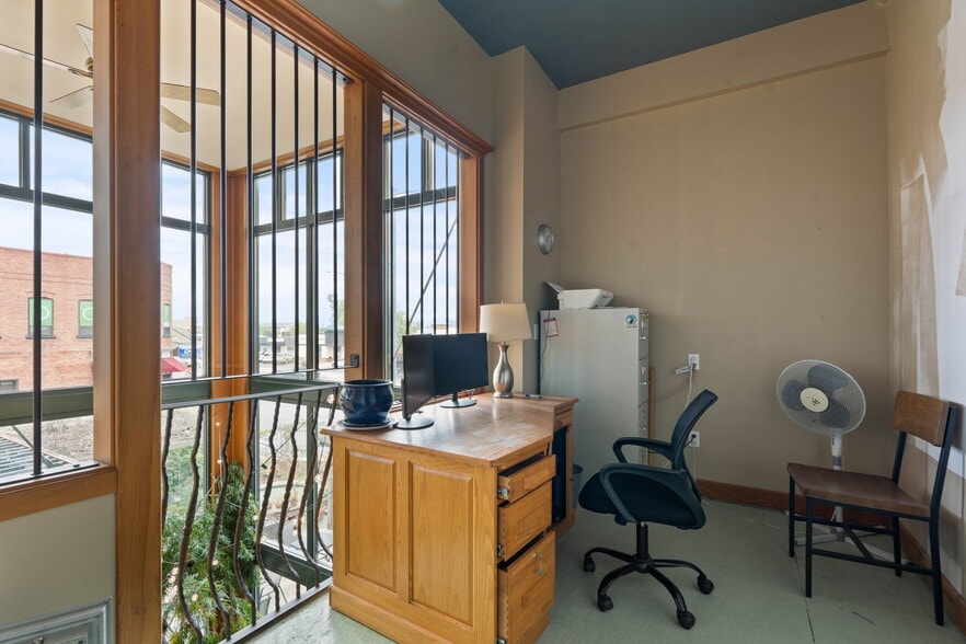 More Photos Of 102 S 1st Ave, Sandpoint Storefront Retail Office For Sale