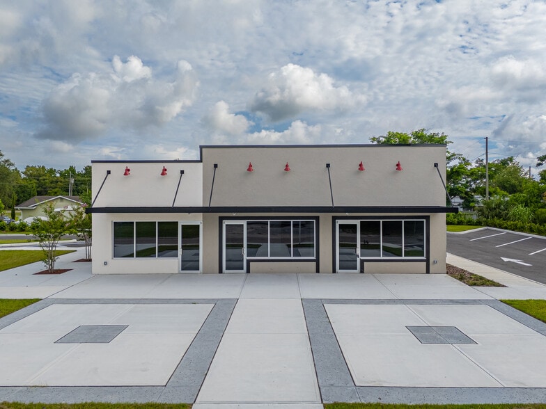 Primary Photo Of 215 Center St, Winter Garden Storefront For Lease