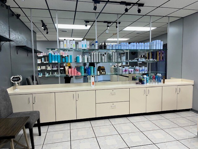 More Photos Of 4901 Tippecanoe Dr, Evansville Freestanding For Lease