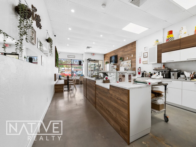 More Photos Of 2801-2809 E Commercial Blvd, Fort Lauderdale Unknown For Lease