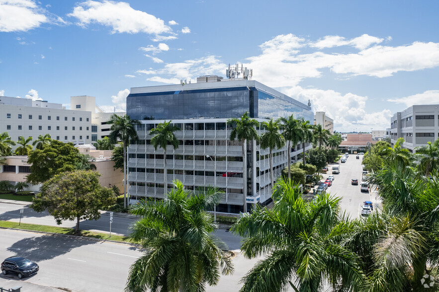 Primary Photo Of 6262 Sunset Dr, Miami Medical For Lease