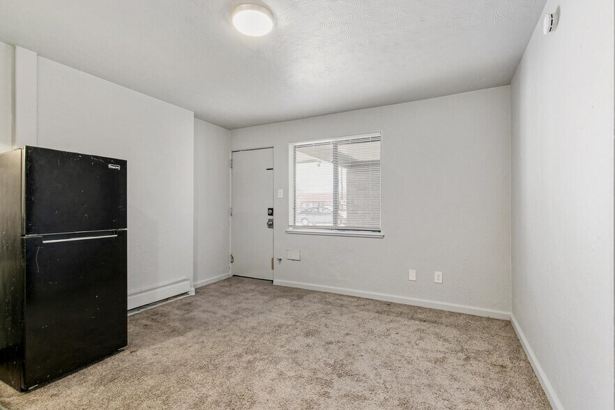 More Photos Of 1467 Joliet St, Aurora Apartments For Sale