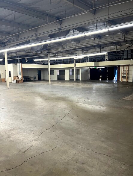 More Photos Of 3660 S Hill St, Los Angeles Manufacturing For Lease