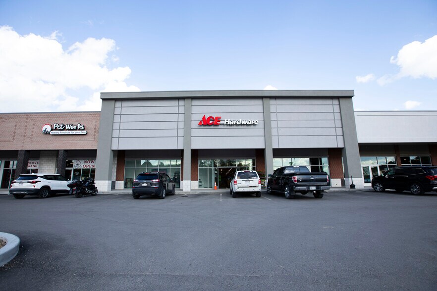 More Photos Of 2600 Middletown Commons, White Hall Unknown For Lease