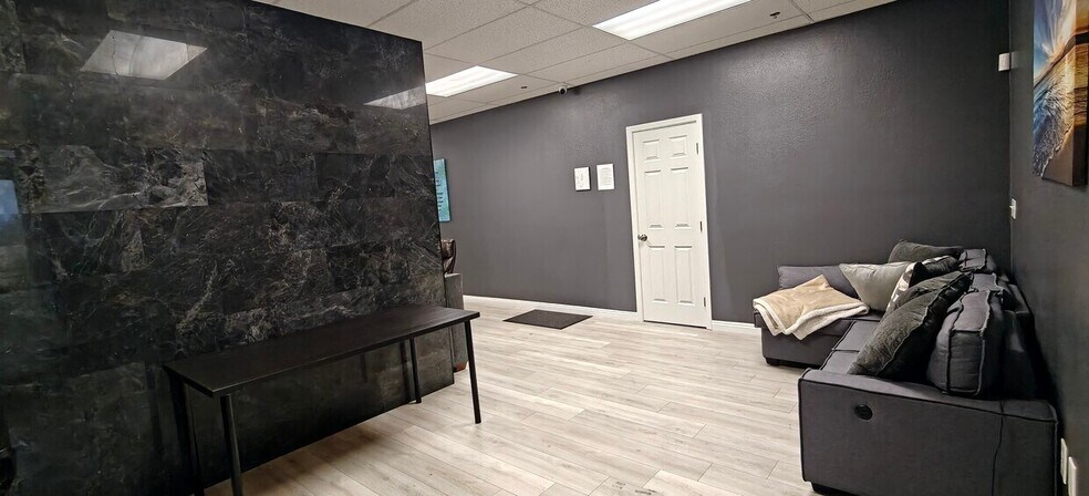 More Photos Of 68 Rio Rancho Rd, Pomona Storefront For Lease