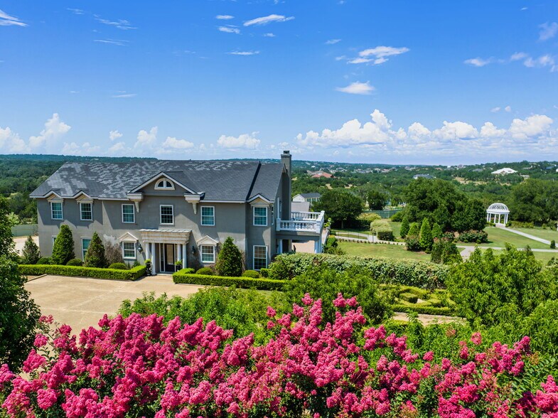 More Photos Of 1470 S Cranes Mill Rd, New Braunfels Lodge Meeting Hall For Sale