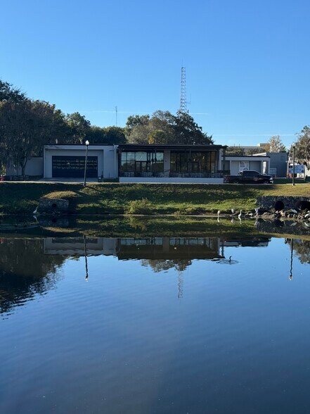 More Photos Of 235 NE Watula Ave, Ocala General Retail For Sale