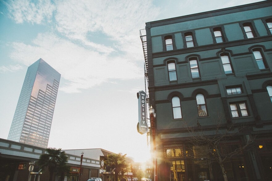 More Photos Of 203-209 NW 3rd Ave, Portland Hotel For Sale