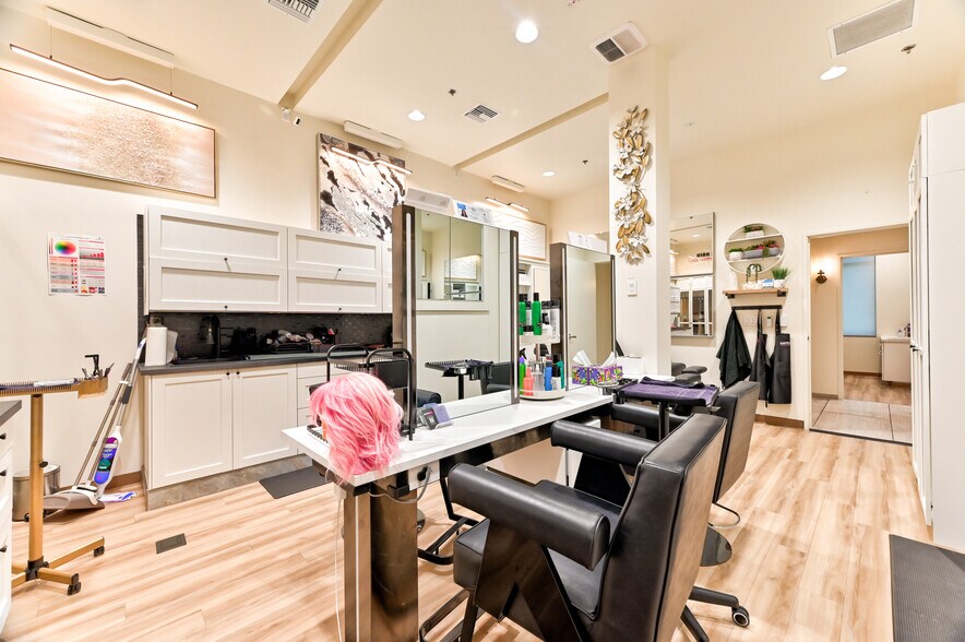 More Photos Of 5770 S Durango Dr, Las Vegas Medical For Sale