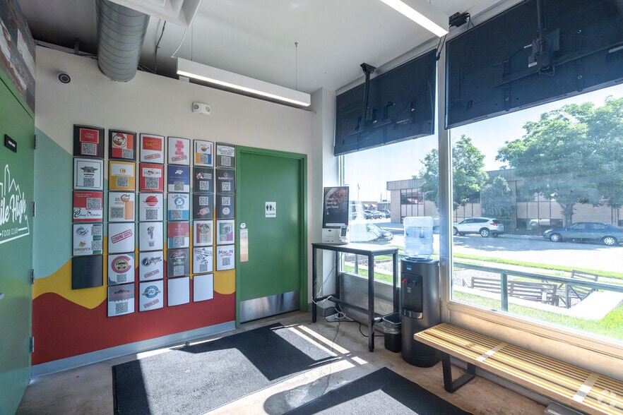 More Photos Of 2171 S Grape St, Denver Restaurant For Lease