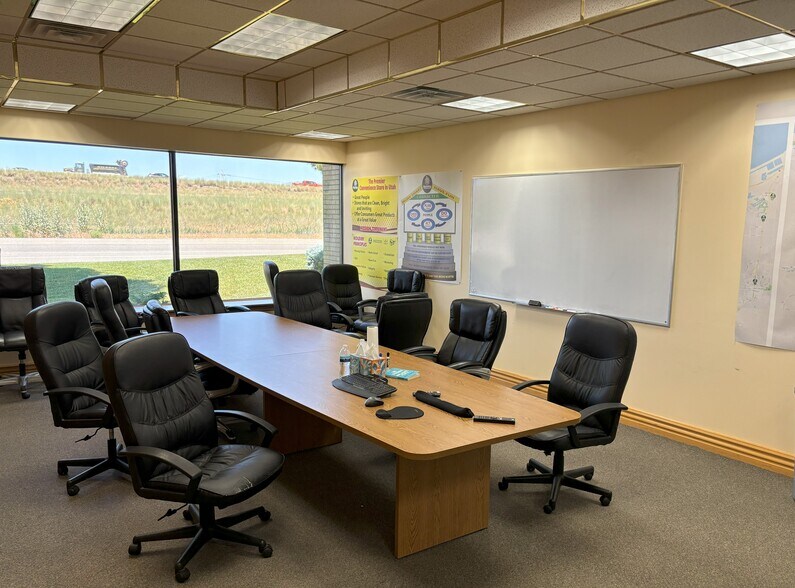 More Photos Of 3115 W 2100 S, Salt Lake City Office For Lease