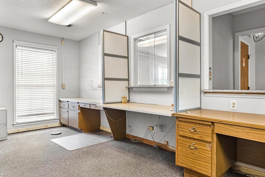 More Photos Of 450 North St, Bamberg Medical For Sale
