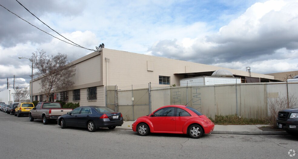 More Photos Of 8640 Tamarack Ave, Sun Valley Manufacturing For Lease