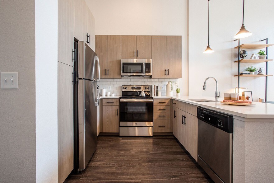 More Photos Of 2337 S Blackhawk St, Aurora Apartments For Lease