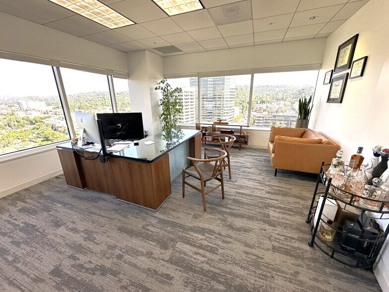 More Photos Of 15303 Ventura Blvd, Sherman Oaks Office For Lease