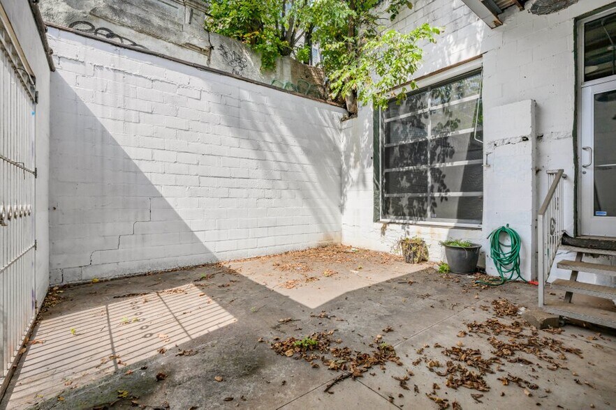 More Photos Of 2836 Lyndale Ave S, Minneapolis Office For Lease