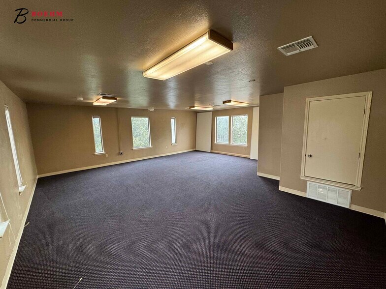 More Photos Of 3350 Lasses Blvd, San Antonio General Retail For Sale