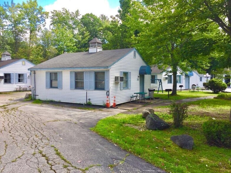 More Photos Of 18 Ocean Park Rd, Saco Hotel For Sale