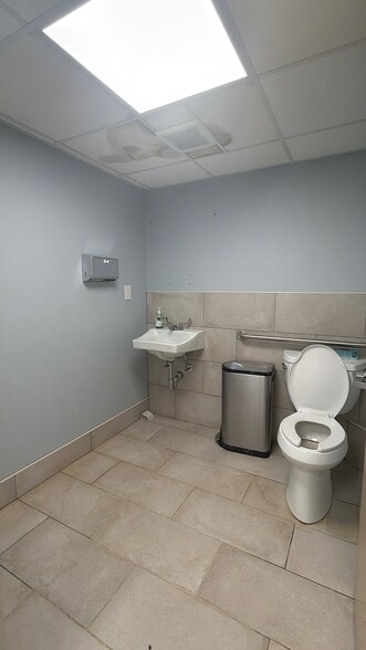 More Photos Of 163-03 Horace Harding Expy, Fresh Mdws, Fresh Meadows Medical For Sale