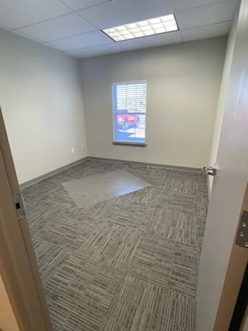 More Photos Of 2118 Vadalabene Dr, Maryville Medical For Lease