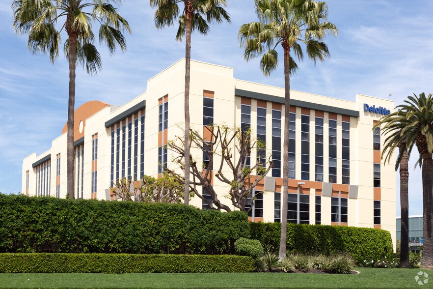 More Photos Of 1600 Rosecrans Ave, Manhattan Beach Office For Lease