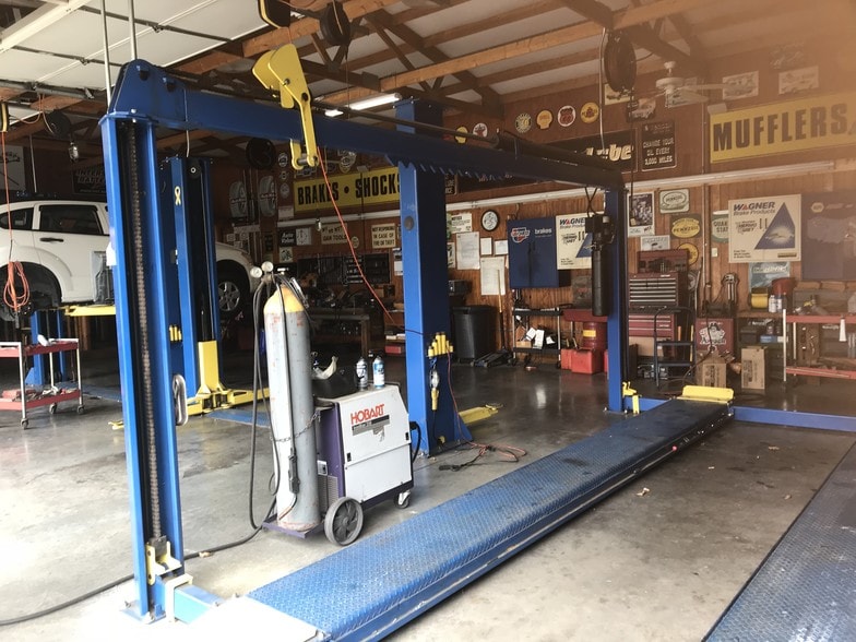 More Photos Of 512 N Berkeley Blvd, Goldsboro Auto Repair For Lease