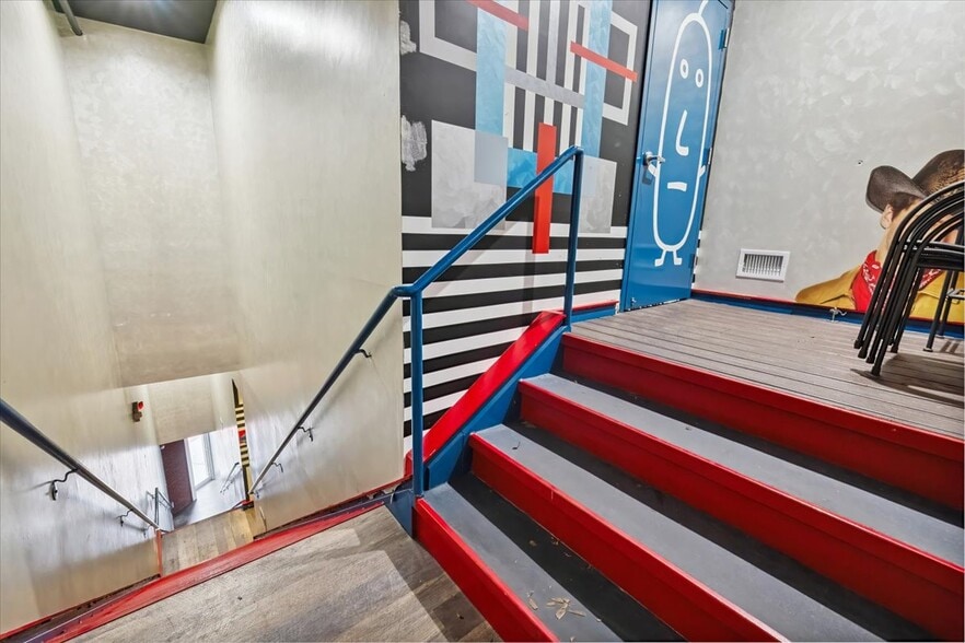 More Photos Of 512 Paterson Plank Rd, Jersey City Restaurant For Sale
