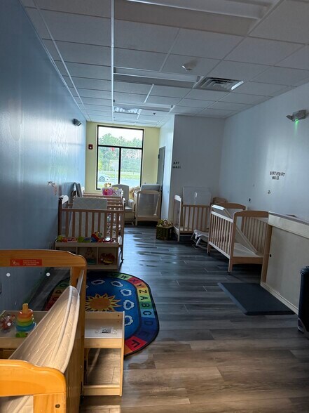 More Photos Of 3480 Royal Pines Dr, Orange Park General Retail For Lease