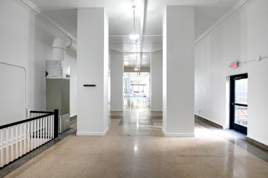 More Photos Of 304 E Grace St, Richmond Storefront Retail Office For Sale