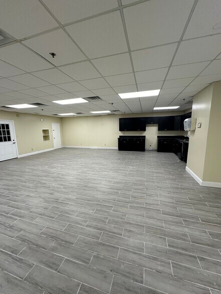 More Photos Of 1631 Willingham Dr, East Point Warehouse For Lease