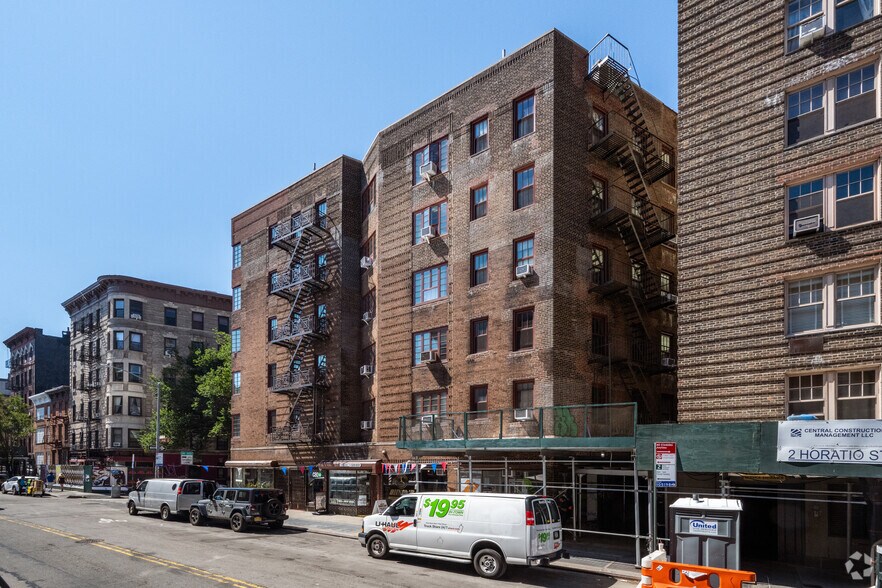 More Photos Of 1 Jane St, New York Apartments For Lease
