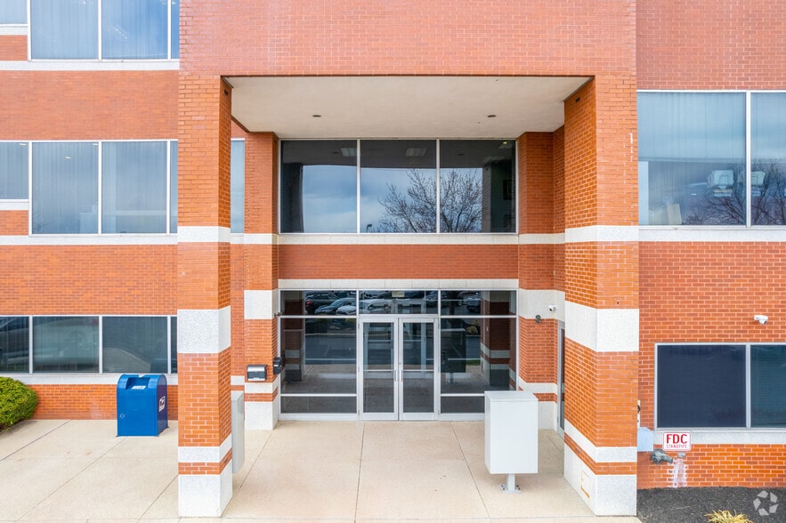 More Photos Of 2 Meridian Blvd, Wyomissing Office For Sale