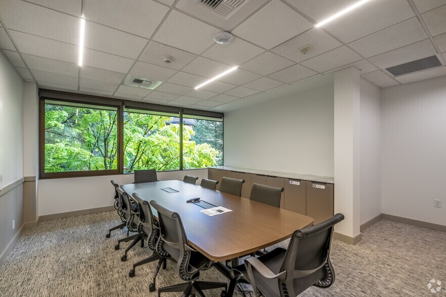 More Photos Of 15325 SE 30th Pl, Bellevue Unknown For Lease