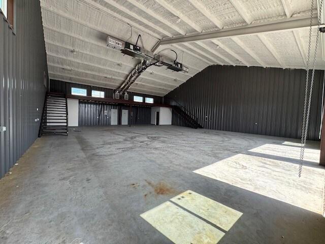 More Photos Of 320 N Ridge Rd, Marble Falls Unknown For Lease