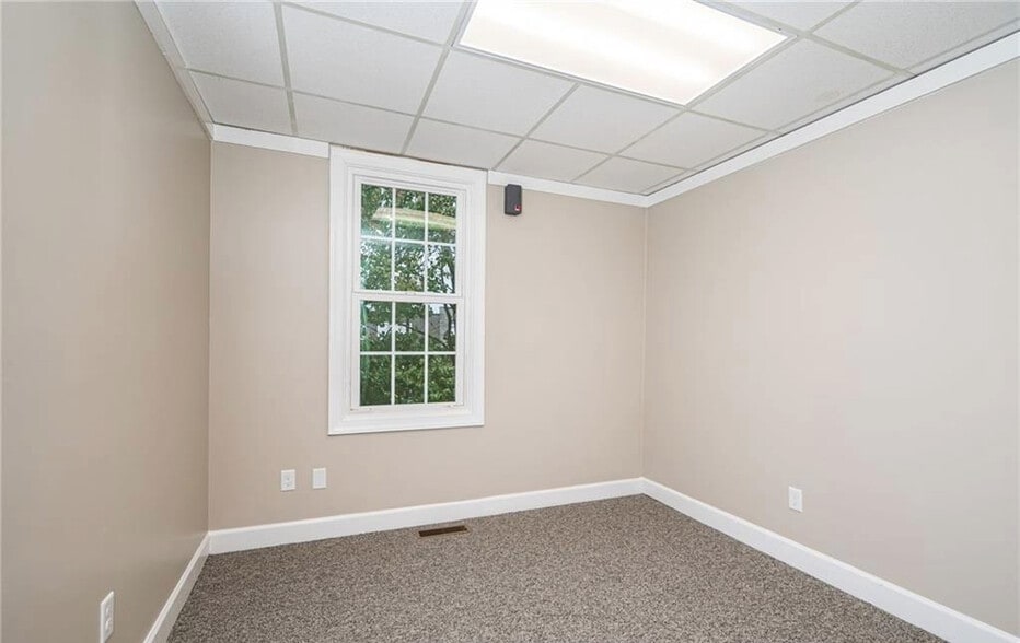 More Photos Of 1241 Mall Dr, North Chesterfield Medical For Lease