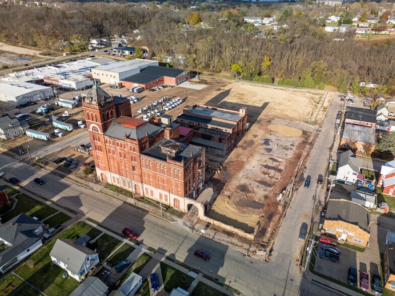 More Photos Of 3040 Jackson St, Dubuque Apartments For Sale