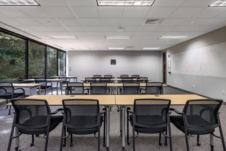 More Photos Of 55 Corporate Dr, Trumbull Office For Lease