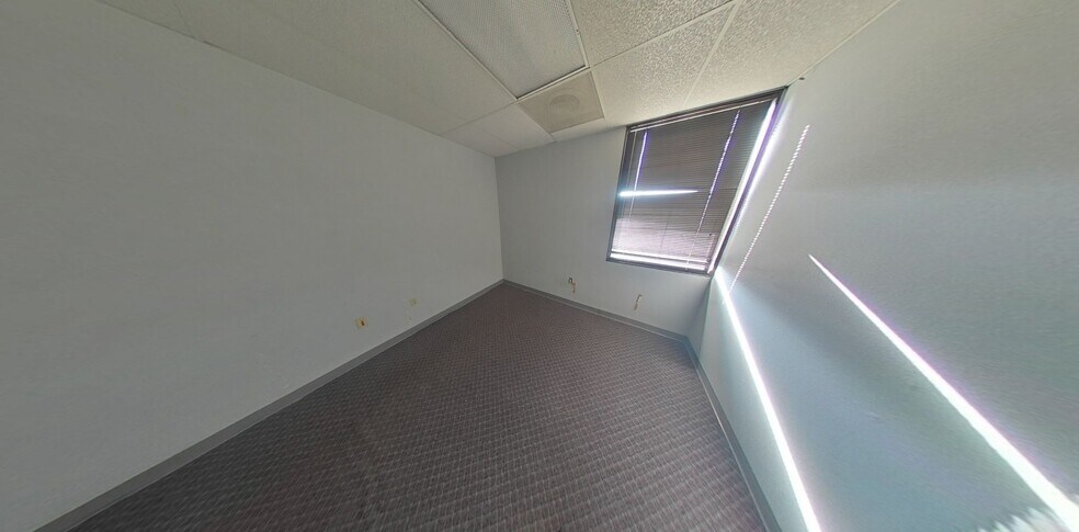 More Photos Of 1501 El Camino Ave, Sacramento Office Residential For Lease