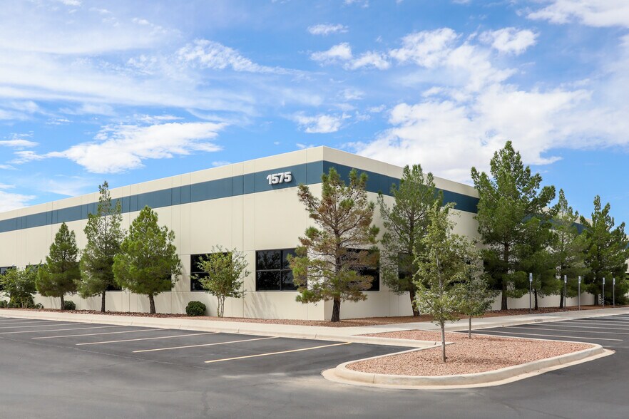 More Photos Of 1575 N Resler Dr, El Paso Medical For Lease