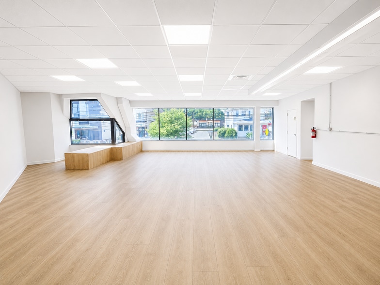 Primary Photo Of 2024 Center Ave, Fort Lee Storefront Retail Office For Lease