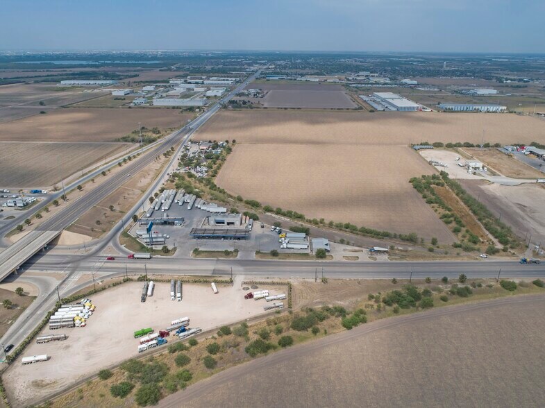 More Photos Of 10500 S Cage Blvd, Pharr Service Station For Sale