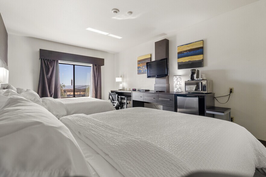 More Photos Of 2700 Lenwood Rd, Barstow Hotel For Sale