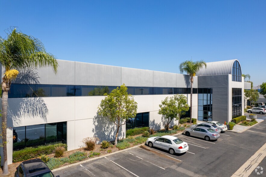 More Photos Of 1290 N Hancock St, Anaheim Office For Lease
