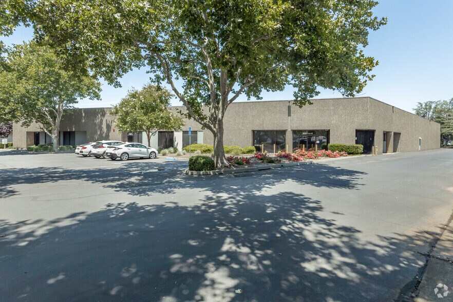 More Photos Of 10151 Croydon Way, Sacramento Unknown For Lease